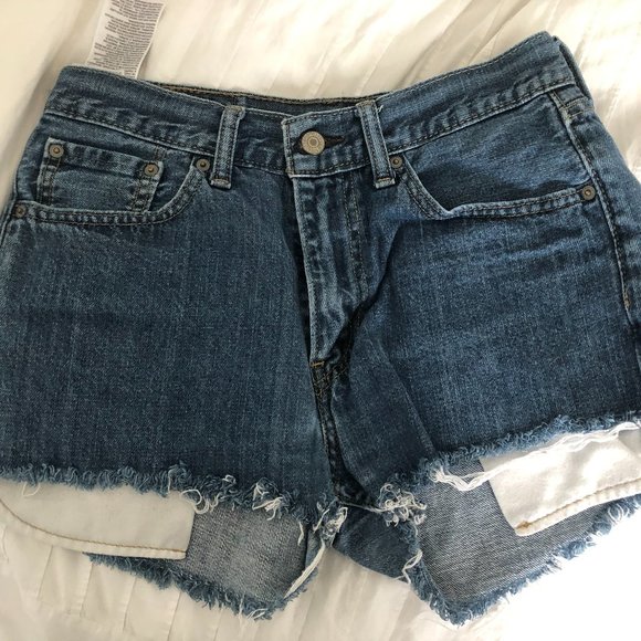 Oversized Womens Levis Shorts - Picture 1 of 4